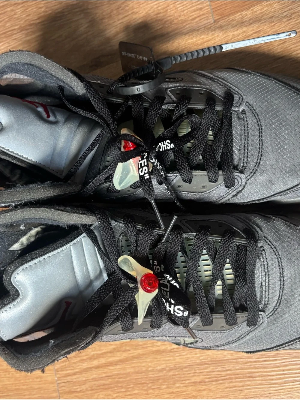 Air Jordan off whites